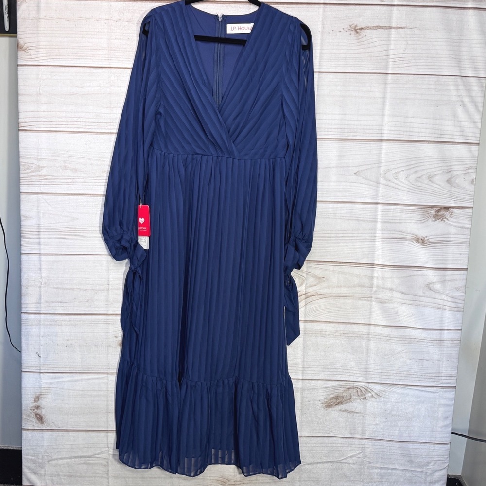 NWT JJ's House Navy Blue Pleated Look V-Neck Cut Out Sleeve Dress Size Medium
